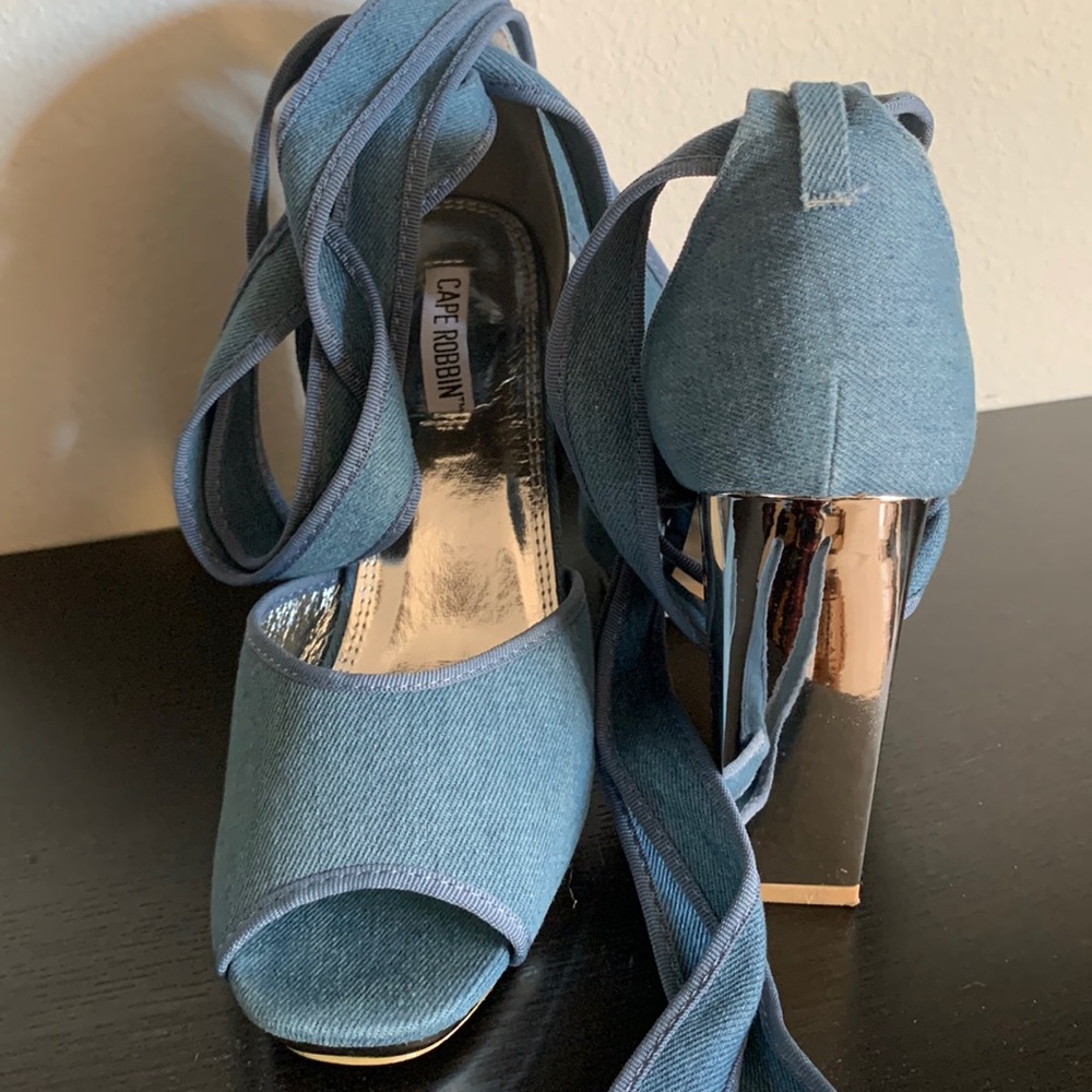 Cute heeled shoes